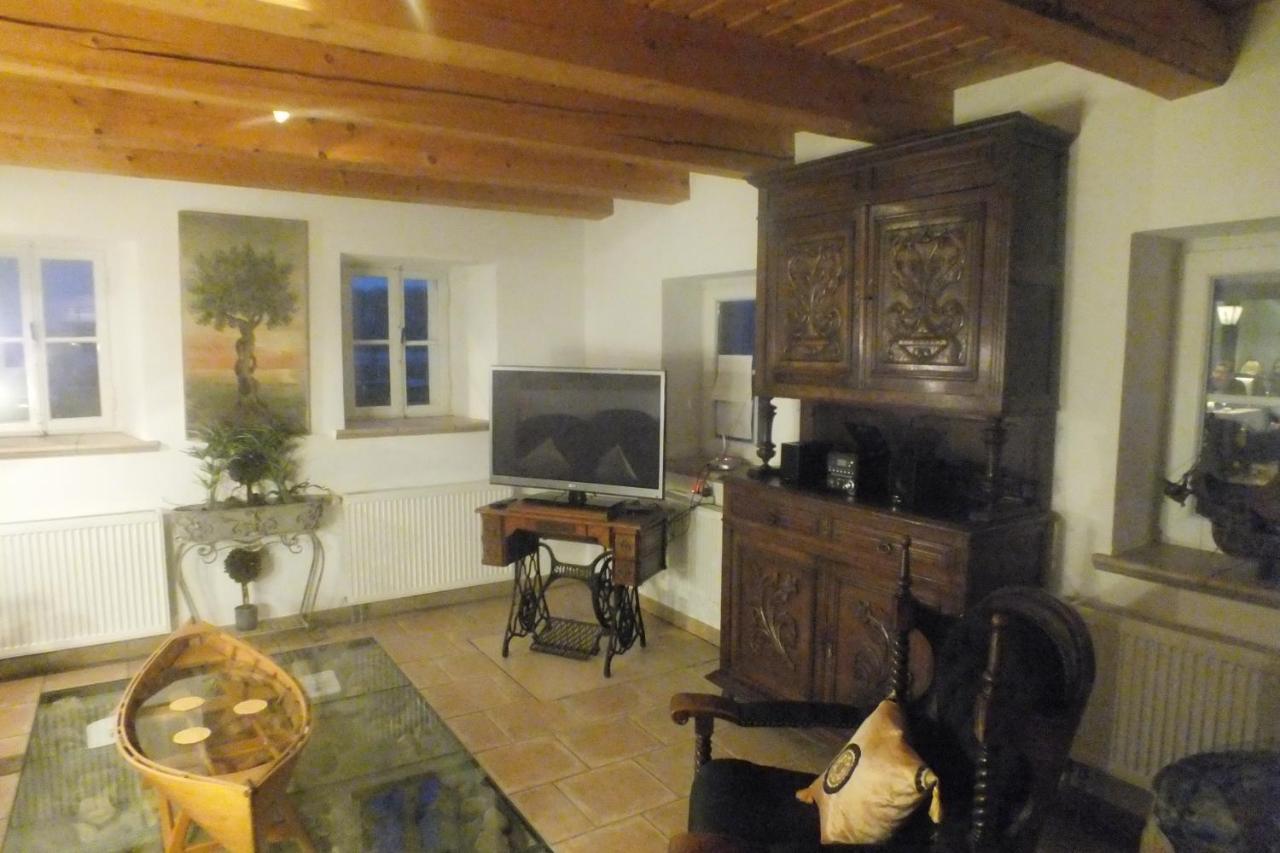 Rheinufer-Lodge In Leverkusen-Hitdorf-Mit Blick Auf Den Rhein - Zentral An Der A1 Und Der 59 Luaran gambar