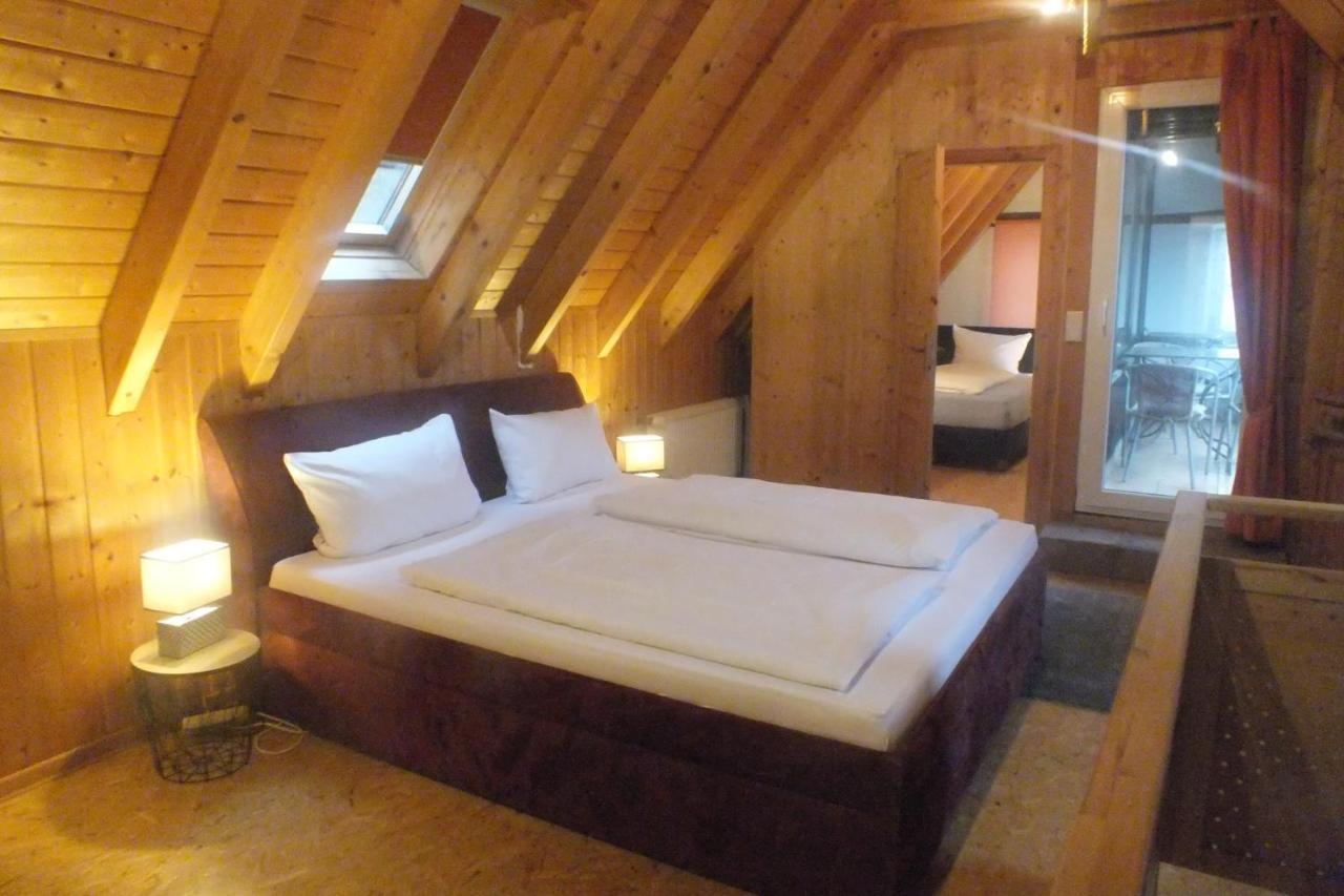 Rheinufer-Lodge In Leverkusen-Hitdorf-Mit Blick Auf Den Rhein - Zentral An Der A1 Und Der 59 Luaran gambar